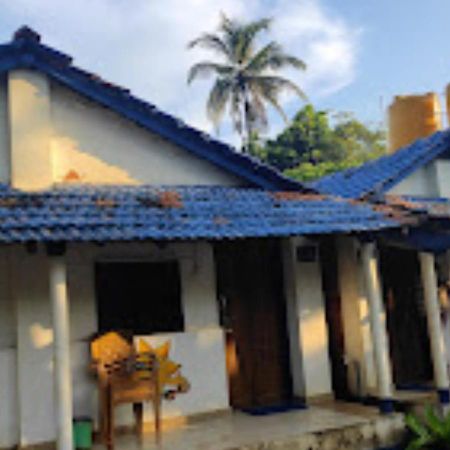 R K Beach Cottage Gokarna  Exterior photo
