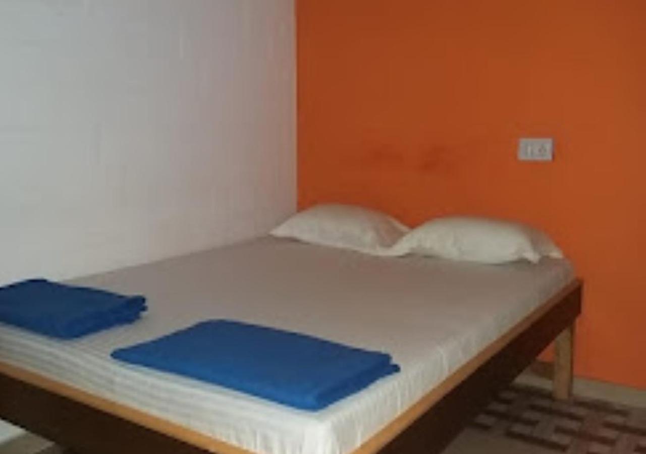 R K Beach Cottage Gokarna  Exterior photo